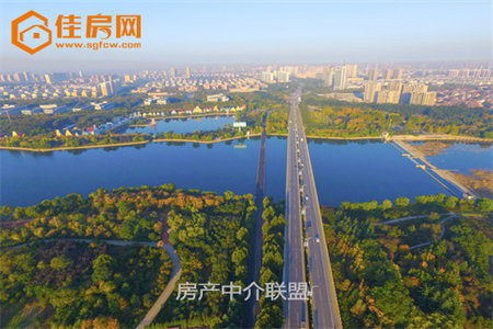 龙城华庭2室2厅1卫90㎡多层2楼加车位加附房南北通